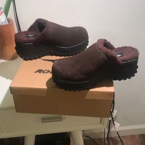 Brown rocket dogs. Great for skiing